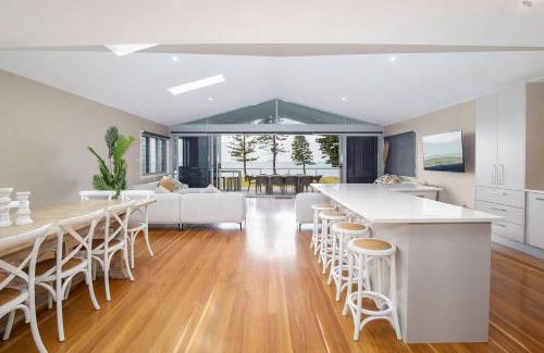 Stockton Casa | 'Stockton Grande' A Sublime Beachfront Family Oasis