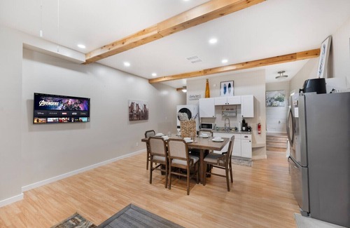 Fort Worth Casa | Stockyards- 4min | Pet Friendly | 3BR Luxe Gem