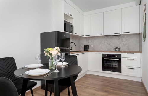 Fabryczna Apartamento | Stodolna 6 | Wrocław | White Apartment | Parking