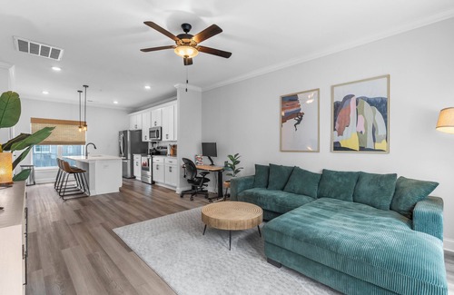 Downtown Chattanooga Casa | #StokeHotel: Boho Outdoorsy Vibes, Paddleboards, Kayak, Dog Park