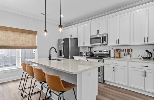 Downtown Chattanooga Casa | #StokeHotel: Boho Outdoorsy Vibes, Paddleboards, Kayak, Dog Park