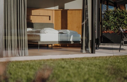 Lagundo Apartamento | Stollhof. new suite in an exclusive & quiet location in Algund near Meran