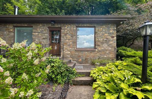 Lake Junaluska Casa | Stone Cottage 1955