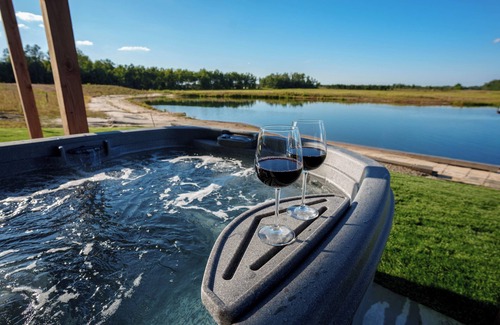 New Lisbon Cabaña | Stone Cottage - Lakefront/Beach/Arcade/HotTub/MassageChair/2 Kings/Near WI Dells