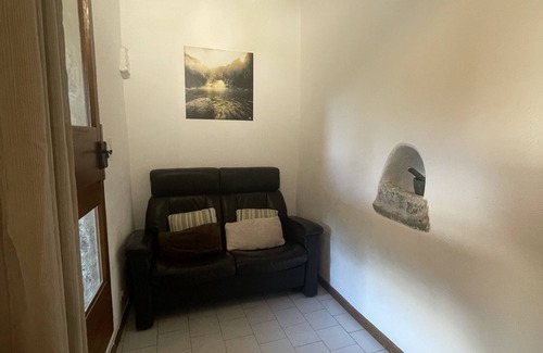 Joyeuse Otro | Casa de piedra, piscinas, Wifi, parque infantil, casas rurales cerradas y deportivas