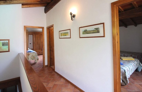 Papiano di Stia Villa | Casa de piedra en posición panorámica con vistas al valle de Casentino, piscina privada, 2 dormitorios y 2