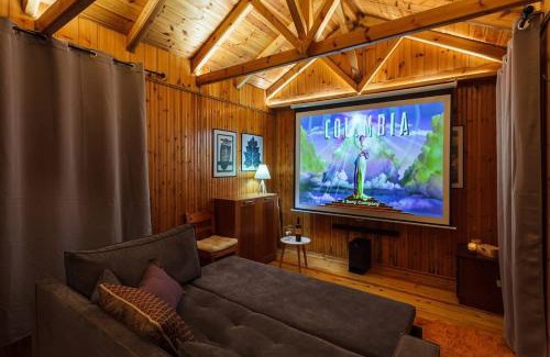 Artemisia Chalet De Esquí | Stone Forest Escape - Cozy Cinema & Starry Sky
