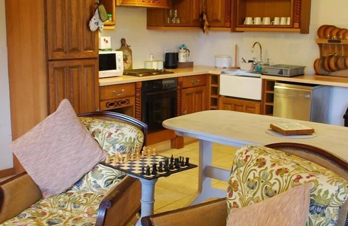 Sainte-Marguerite-d'Elle Casa | Stone cottage with garden