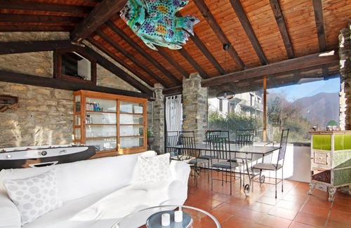 Moltrasio Apartamento | Stone house and dependance 7 pers