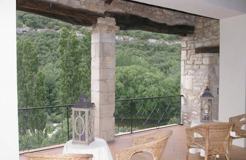 Montclus Casa | Auténtica casa de piedra junto al río con una gran piscina.