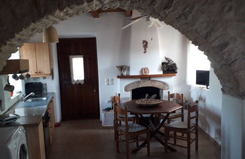 Kithira Casa | STONE HOUSE