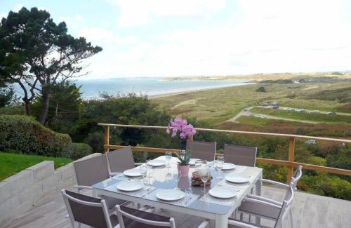 Sainte-Anne-la-Palud Casa | Stone House in Brittany with Sea Views
