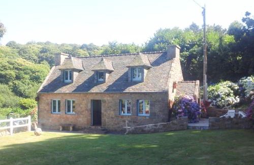 Penvenan Casa | Stone House in Brittany near Sandy Beach
