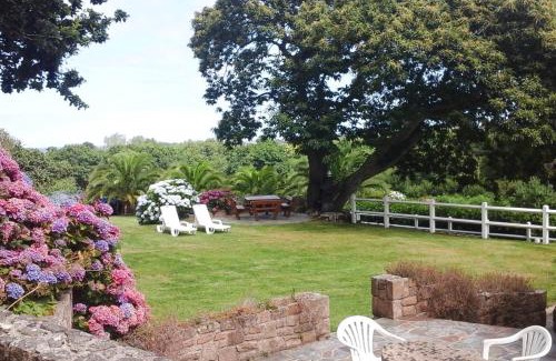 Penvenan Casa | Stone House in Brittany near Sandy Beach