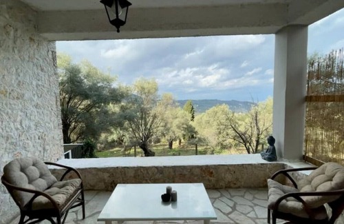 Katouna Apartamento | ☼Stone house in Katouna with garden and view☼