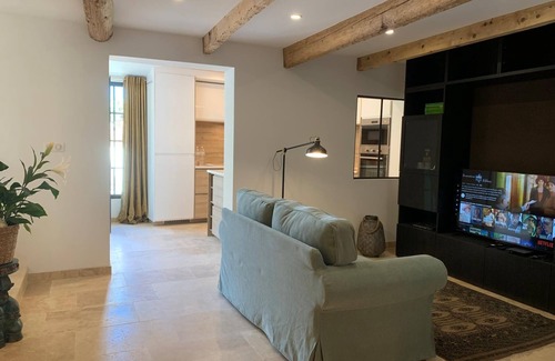 Fontvieille Casa | Stone house in the heart of the village with pool and garden, Provence charm