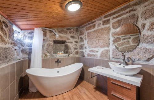Cabril Apartamento | Stone House in the Peneda-Gerês National Park