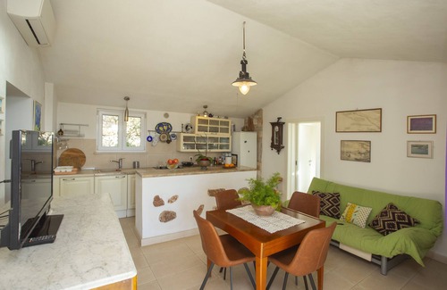 Milna (Brac) Casa | Stone house on Brac with amazing garden and sea view