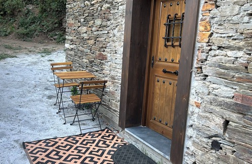 Samos Casa | Stone house with rural charm