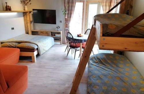 Hoylandswaine Casa | Stone Moor Lodge Justin's Peak District Base Camp