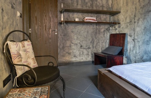 Zeljeznica Apartamento | Stone Rustic Flat w Sea and Nature View in Bar