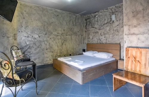 Zeljeznica Apartamento | Stone Rustic Flat w Sea and Nature View in Bar