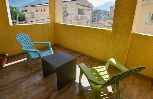 Zeljeznica Apartamento | Stone Rustic Flat w Sea and Nature View in Bar