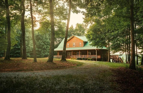 McMinnville Casa | Stone's Mountain View