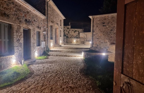 Levidhion Casa | Stone Suites & Villas by Open City Hotel