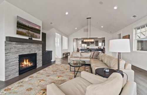 Bend Casa | Stone
