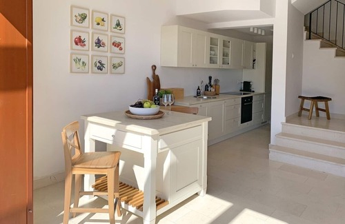 Cove Osibova (Milna) Villa | Villa de piedra con jacuzzi y playa privada Isla Brac Croacia