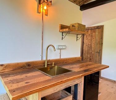 Oestii Paminteni Casa | Stone Village Transfagarasan