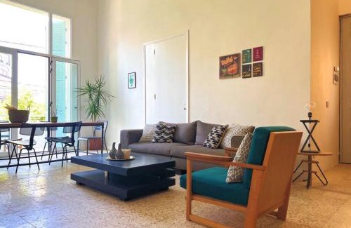 Mar Mikhael Apartamento | Stone Wall 2BR Apartment