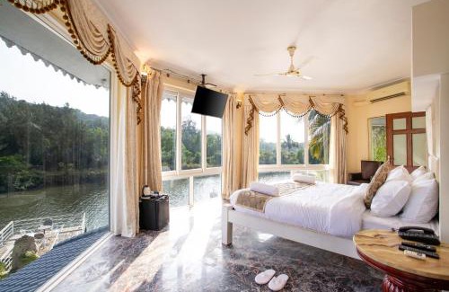 Kudal Complejo | Stone Wood Riverfront Resort, Siolim