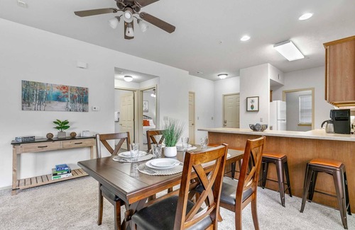 Branson West Condominio | StoneBridge Condo Close to Silver Dollar City and Sleeps 8 for a Great Rate- 3 pools!-Ber 9-3