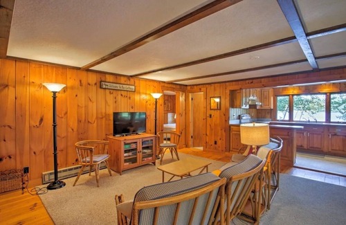 Meredith Cabaña | Stonedam Cottage on the shores of Lake Winni
