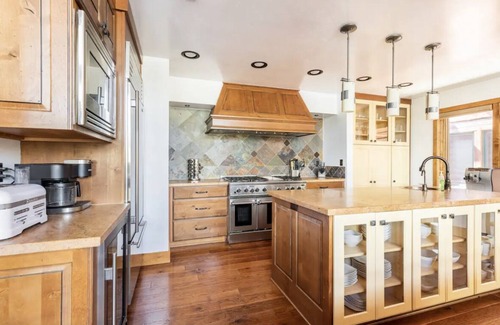 Stonegate Casa | Stonegate 12-Stay in absolute luxury in this Lodge by Village! New hot tub!