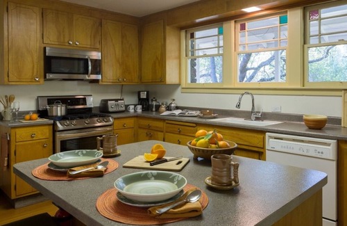 Clear Lake Casa | Stonehouse Lodge, Private Cottage on Winery & Vineyard Property