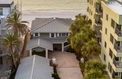 Independence Square Apartamento | Stones Throw Beachside Bungalow 2 AT THE Beach