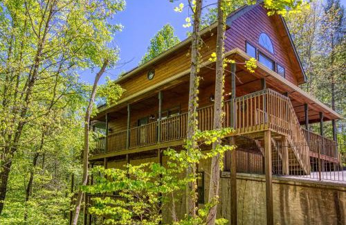 Pigeon Forge Casa | Stones Throw- You Get 685 in Free Attraction Tickets, Resort Pool, Game Room
