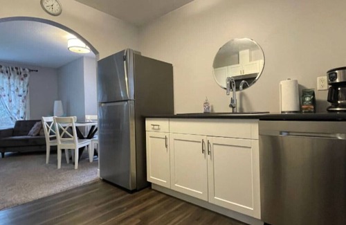 Clearwater Apartamento | Stoneshire Basalt Suite