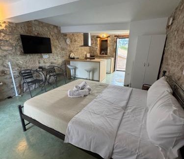North Kynouria Apartamento | Stoneview Apartments