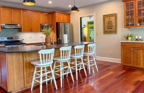 Lexington Casa | Art-forward Downtown Lexington Home