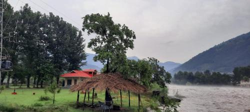 Balakot Complejo | StoneWood Cottage At Country Club Resorts Balakot