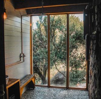 Wolseley Casa | Stonewood Mountain Cabin