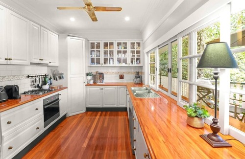 Kamerunga Casa | Stoney Creek Cottage - Rainforest Retreat with Waterfalls, Swimming Holes & Serenity