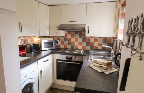 Near Sawrey Cabaña | STONEY CROFT COTTAGE, pet friendly, with open fire in Sawrey
