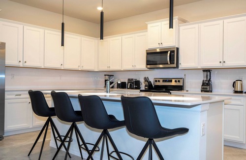 Four Corners Casa | STOP! Magical 10BR Themed Home – 16295