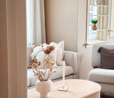 Notodden Apartamento | Stor innbydende leilighet med 4 soverom og sentral beliggenhet