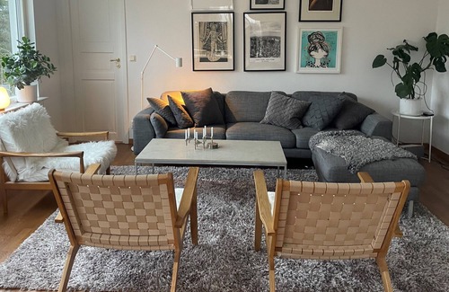Saltsjobaden Casa | Stor Villa med Egen Trädgård i Naturresarvat Utanför Stockholm